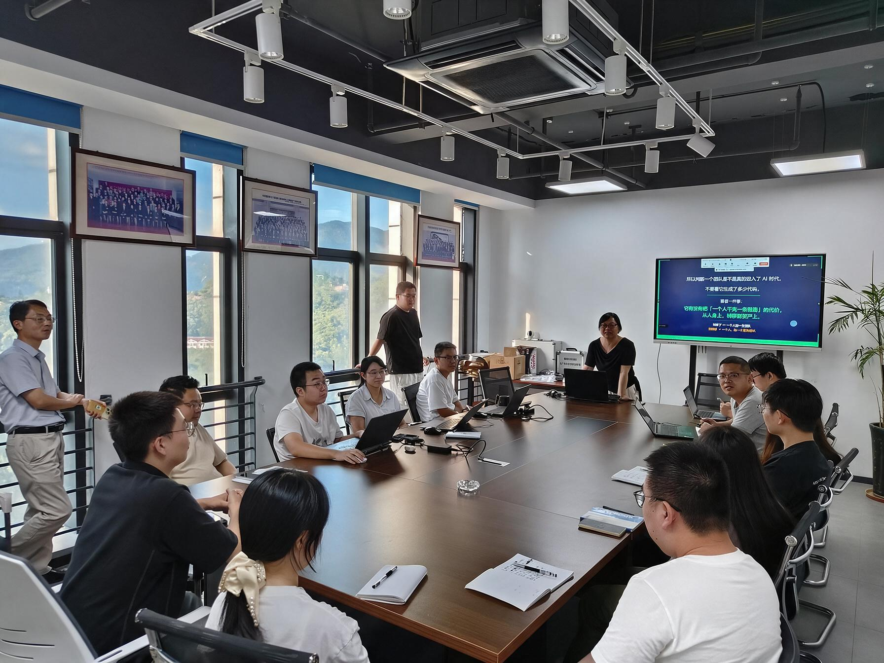 把"一个人的效率"变成"一支团队的资产" ——中科中欣 FDE 专题培训侧记